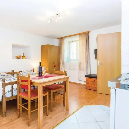 Stunning In With Kitchen * 바카